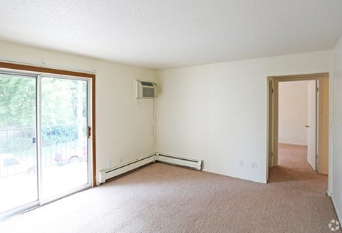 Floor plan for studio, 1 bath, 650 sqft